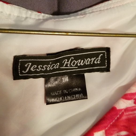 A floral dress - Picture 4 of 4